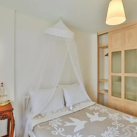 Stone Villa,large Garden,swimming Pool, Very Close The Beautiful Beach . *