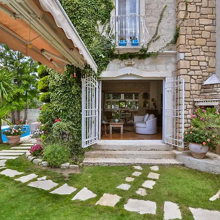 Stone Villa,large Garden,swimming Pool, Very Close The Beautiful Beach . *