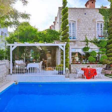 Willa Stone Villa,large Garden,swimming Pool, Very Close The Beautiful .